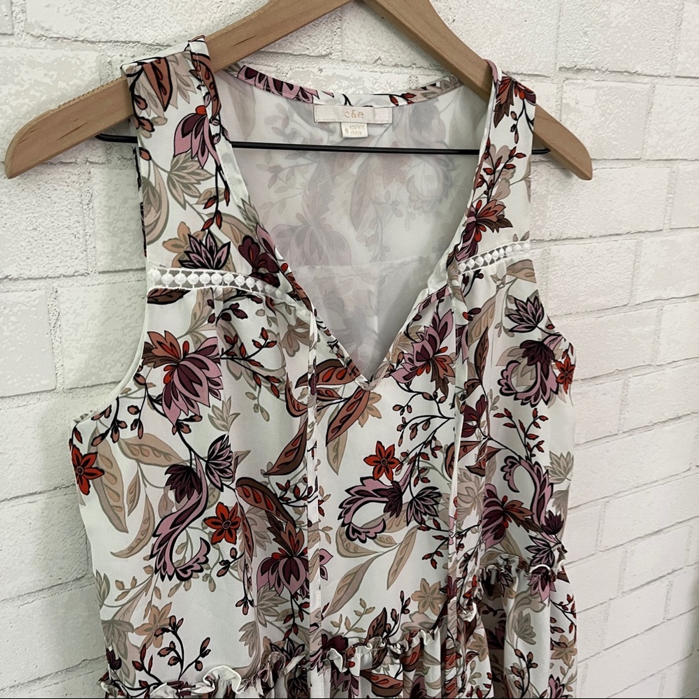 c&e White Floral Sleeveless Peplum Top - Picture 3 of 12